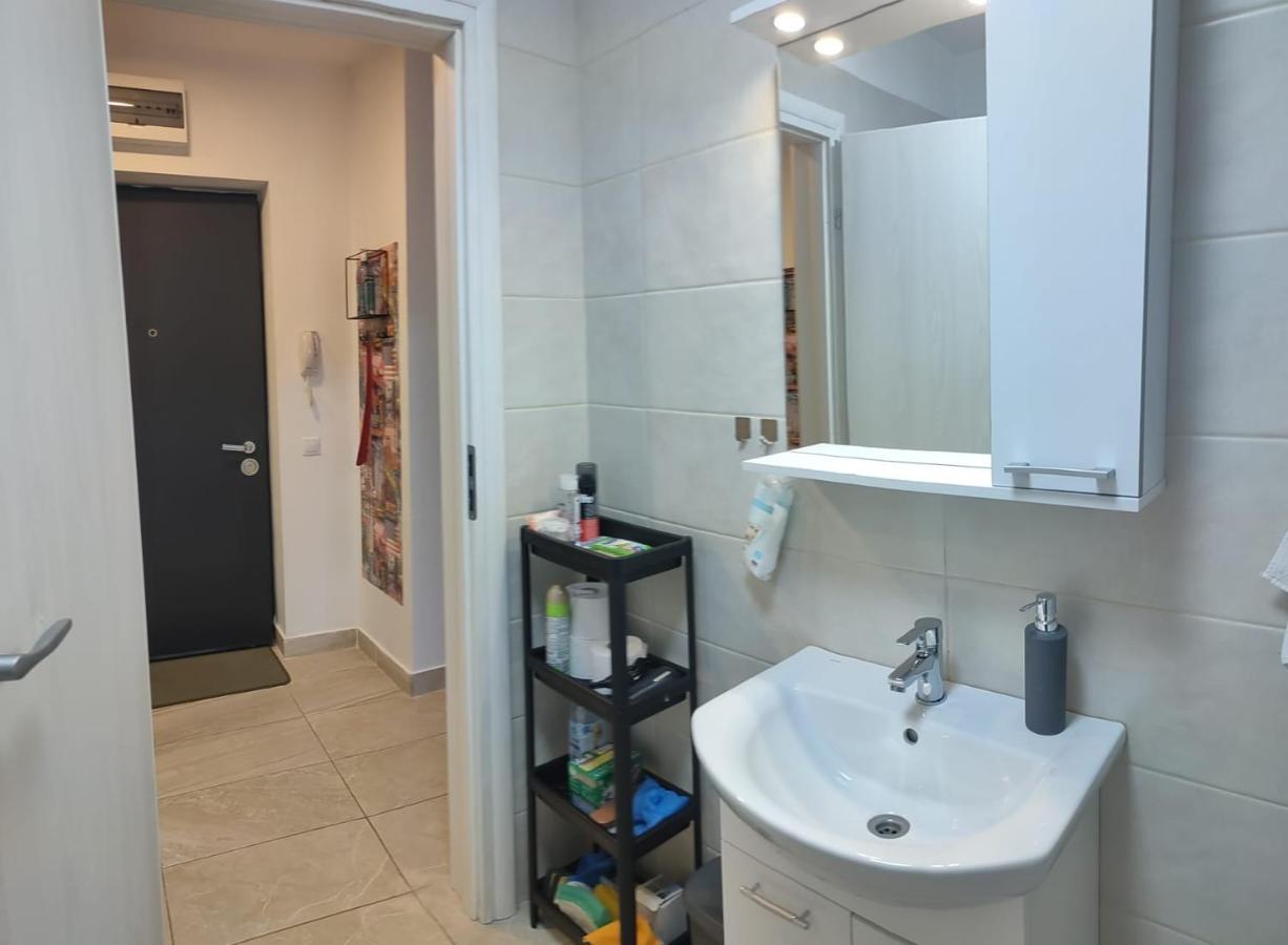 Dc Ghencea 158 Self Check-In Apartment Bucharest Exterior photo
